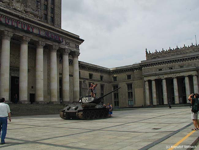 Przed Pałacem Kultury