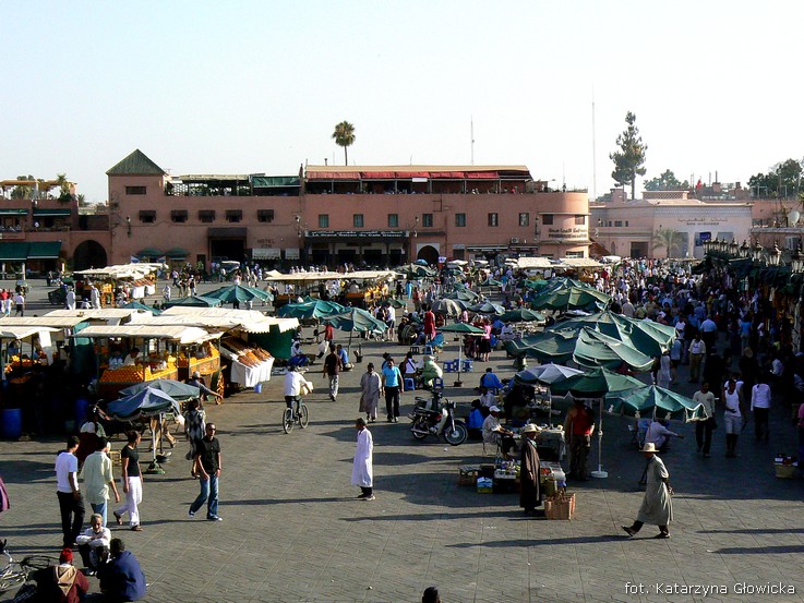 Plac Jemaa el-Fna za dnia