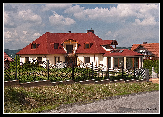 Pięknie położone domy mieszkalne na granicy Tuchów-Meszna Op.